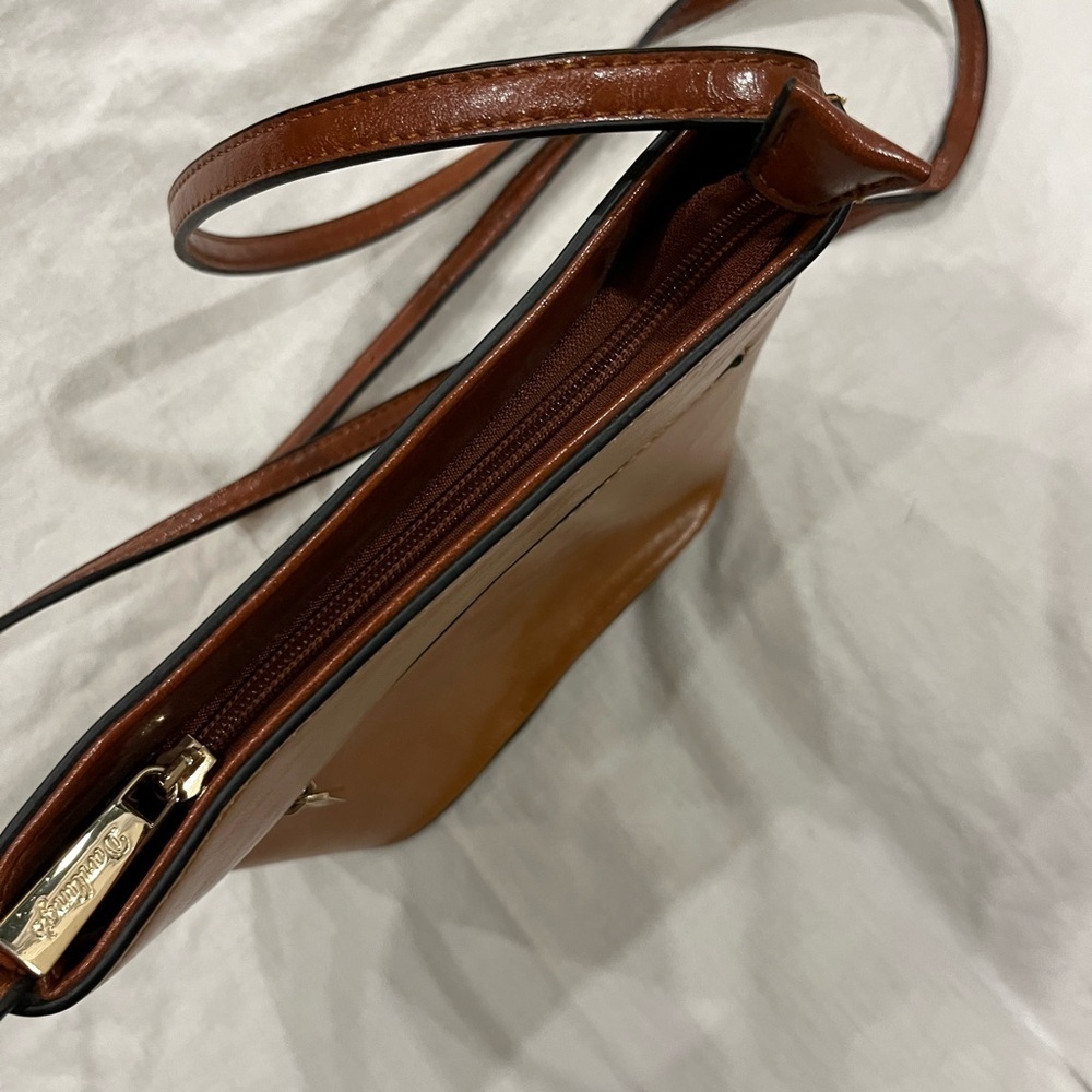 Darling Two -Tone Structured Leather Crossbody Bag - Picture 7 of 9